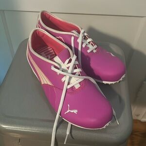 Pink women’s Puma golf shoes (Never Worn)